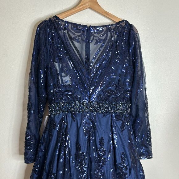 Elegant Navy Blue Evening Gown - Picture 11 of 14